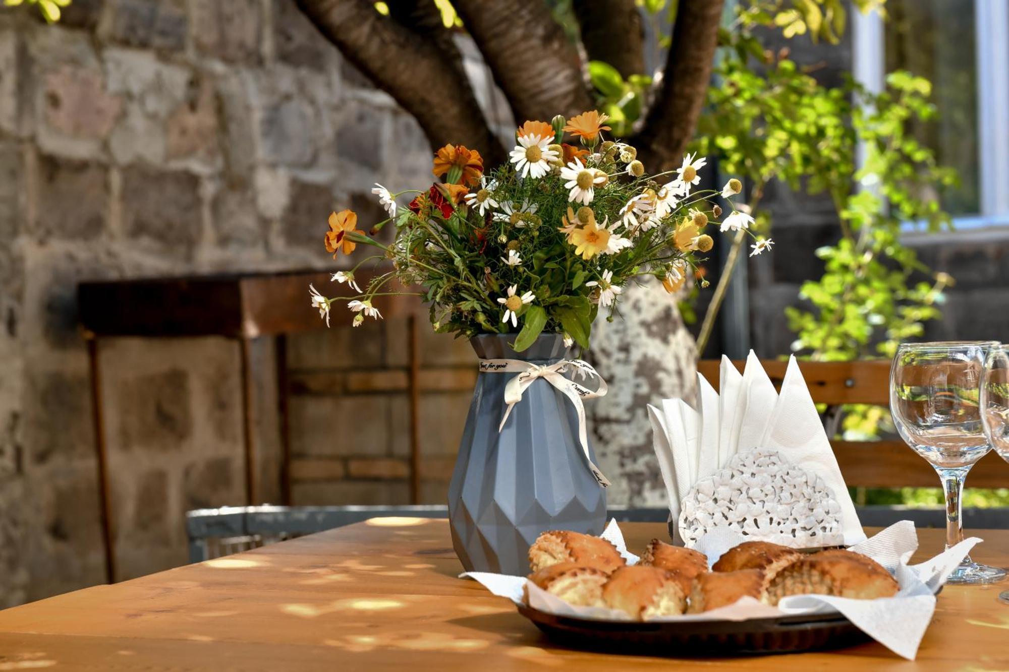 Guest House David'S B&B Gyumri Bagian luar foto