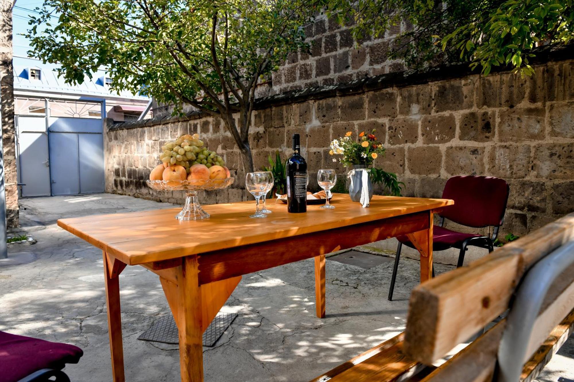 Guest House David'S B&B Gyumri Bagian luar foto