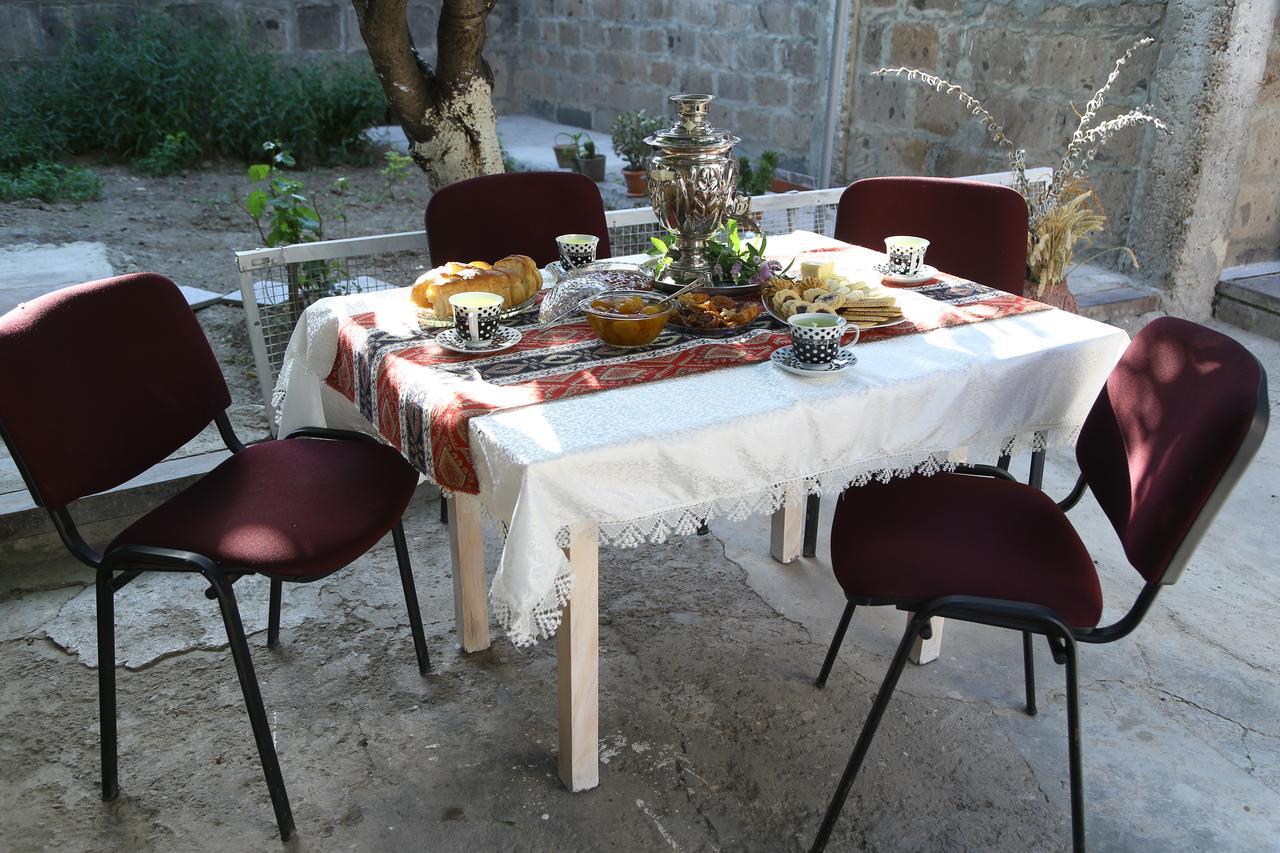 Guest House David'S B&B Gyumri Bagian luar foto