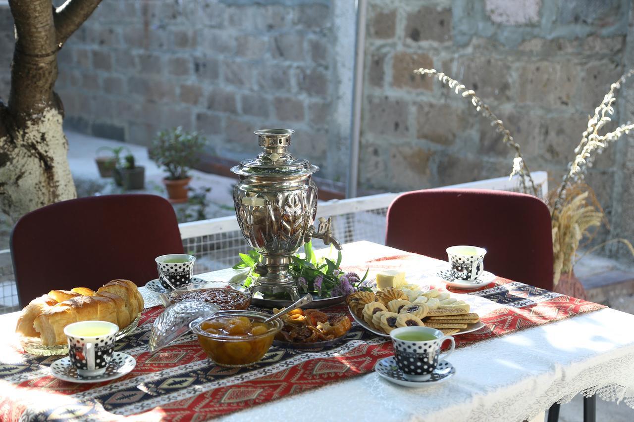 Guest House David'S B&B Gyumri Bagian luar foto