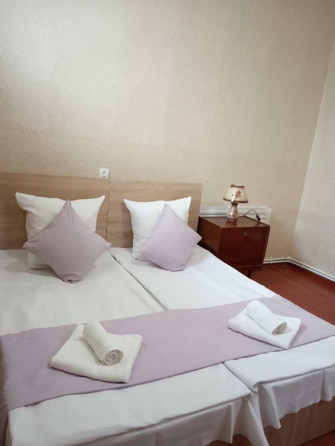 Guest House David'S B&B Gyumri Bagian luar foto