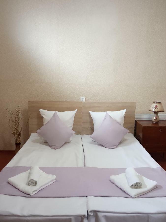 Guest House David'S B&B Gyumri Bagian luar foto